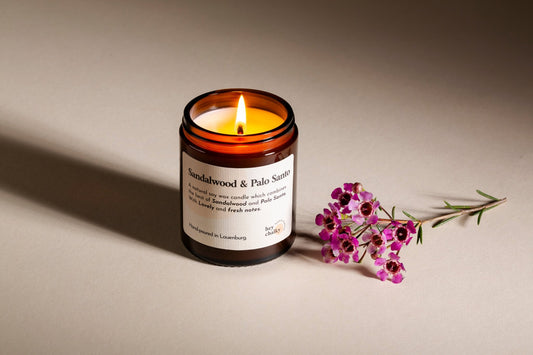 Duftkerze „Sandalwood & Palo Santo“ | Sandelholz & Rauch | Handgemacht | 155g - KONSTLERIA