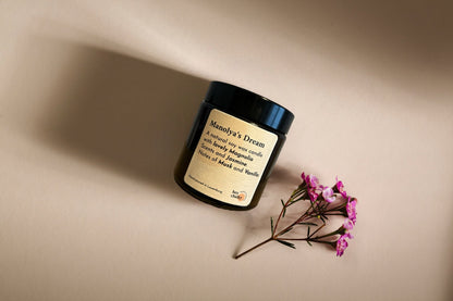 Duftkerze Manolyas Dream 100g mit Magnolie und Moschus – KONSTLERIA